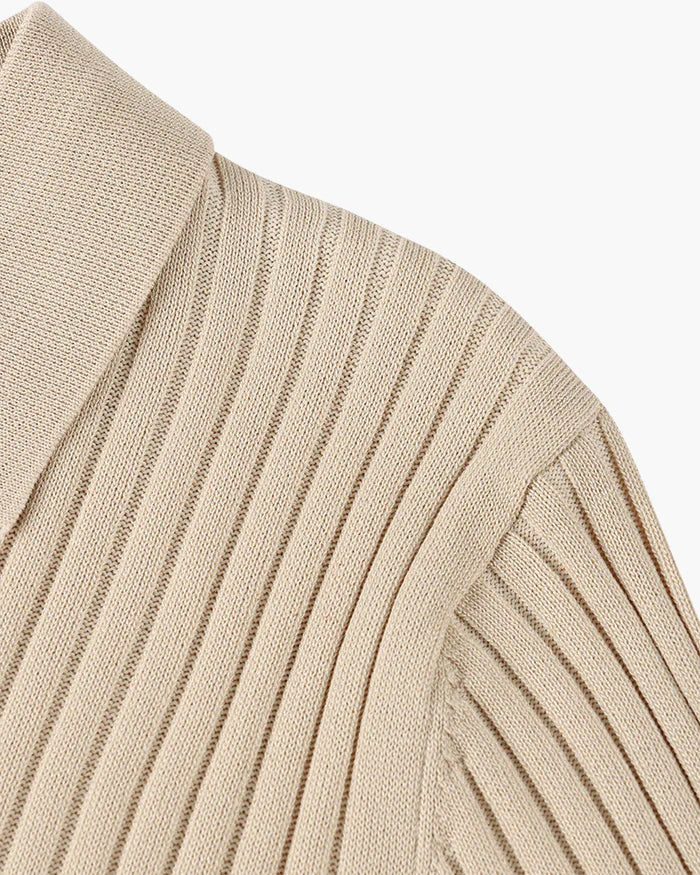Polo Tricoté à Col V – Chic Décontracté