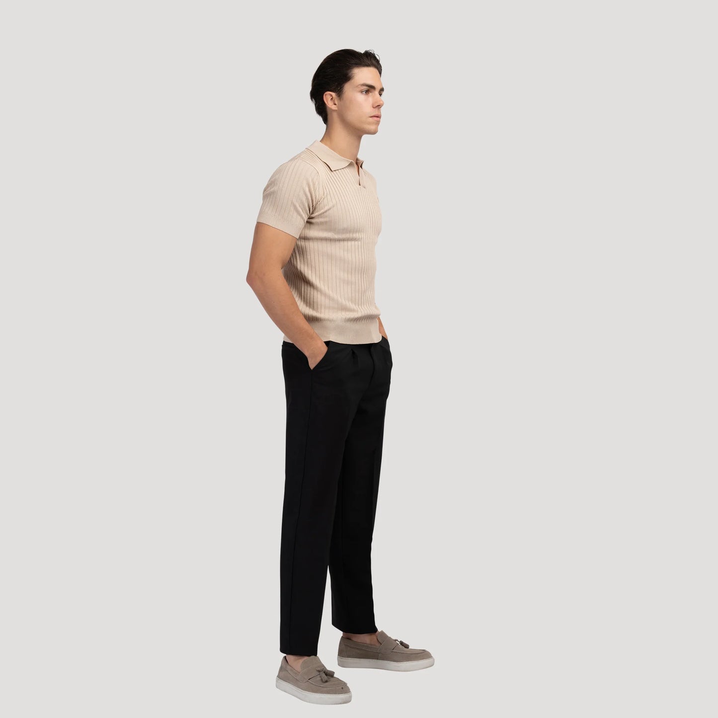Polo Tricoté à Col V – Chic Décontracté