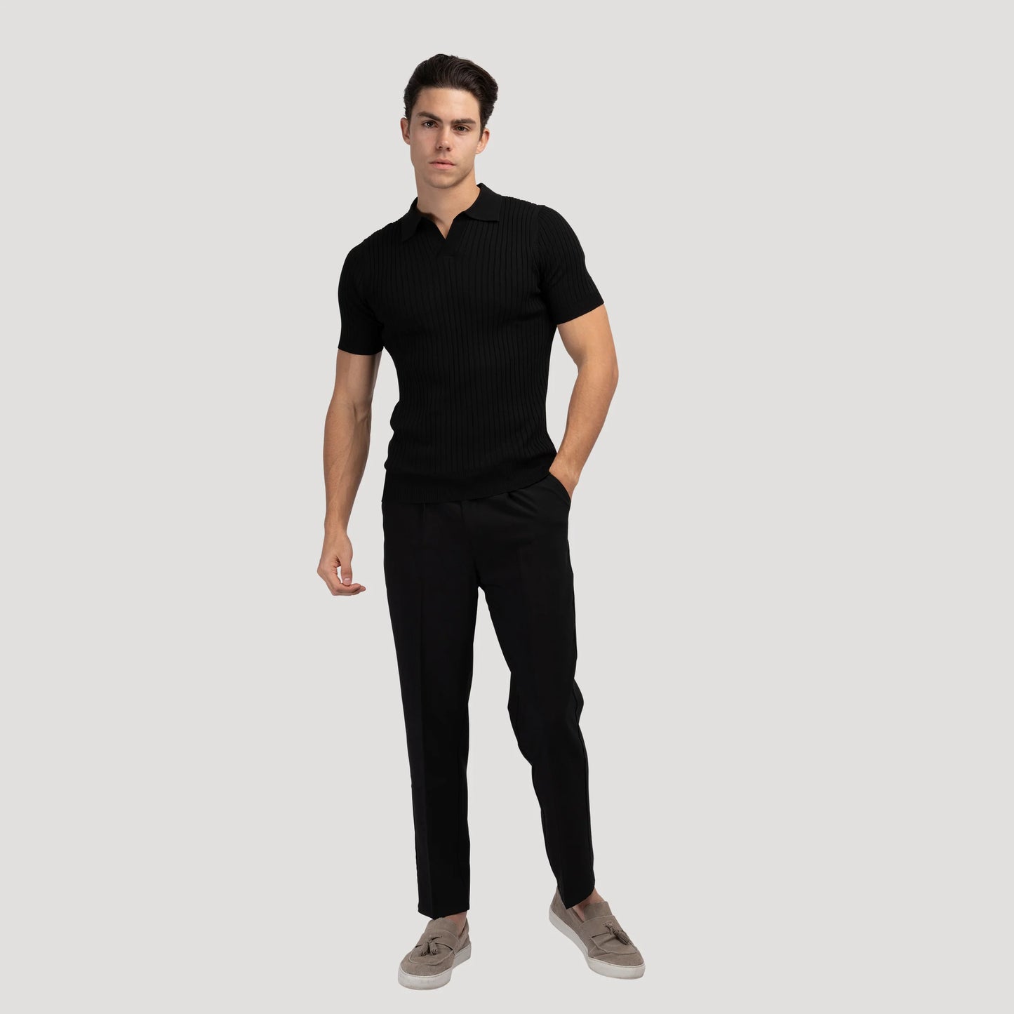 Polo Tricoté à Col V – Chic Décontracté