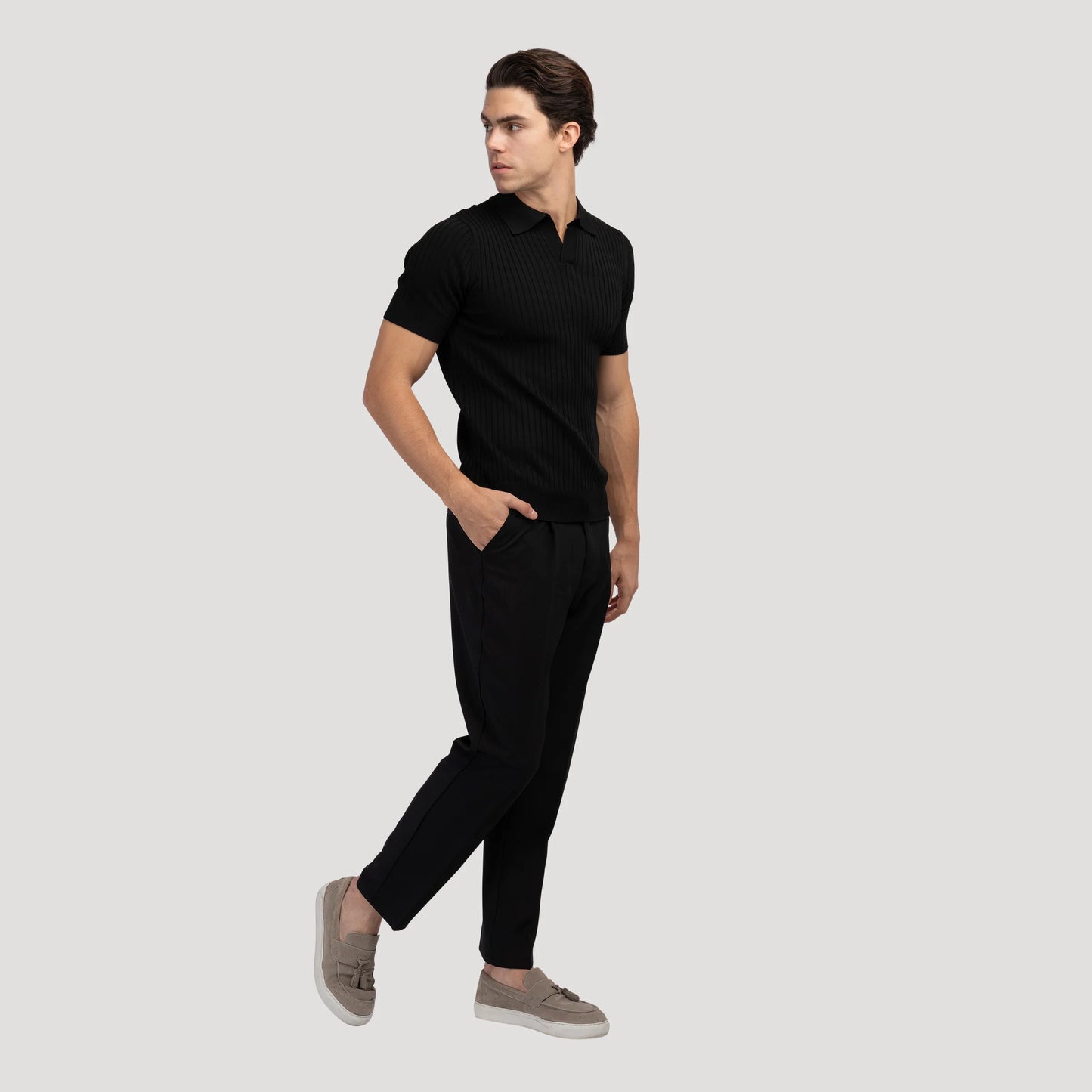 Polo Tricoté à Col V – Chic Décontracté