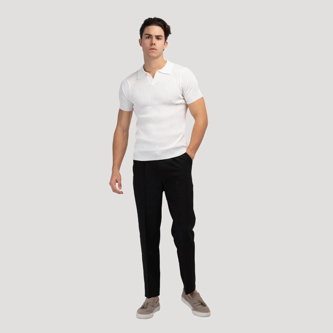 Polo Tricoté à Col V – Chic Décontracté