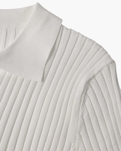 Polo Tricoté à Col V – Chic Décontracté